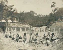 1929年から観測を開始した白坂量水堰の写真